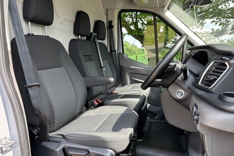 Ford Transit 350 Limited 165ps L3H2 Automatic Panel Van - Sat Nav / 360 Camera's 32
