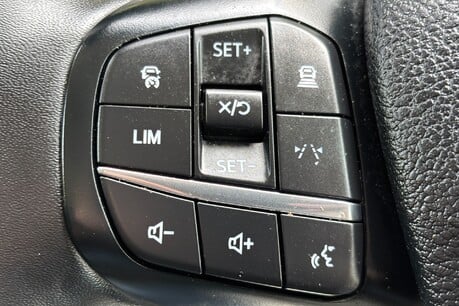 Ford Transit 350 Limited 165ps L3H2 Automatic Panel Van - Sat Nav / 360 Camera's 42