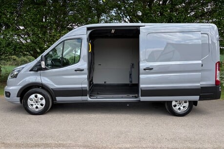Ford Transit 350 Limited 165ps L3H2 Automatic Panel Van - Sat Nav / 360 Camera's 9