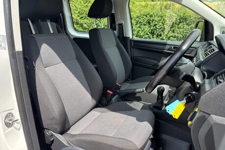 Volkswagen Caddy Maxi C20 Tdi Kombi with Air Con & Sat Nav 33