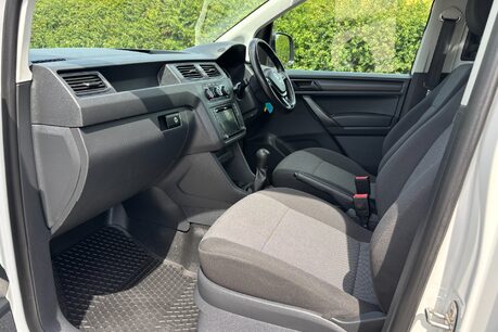 Volkswagen Caddy Maxi C20 Tdi Kombi with Air Con & Sat Nav 18
