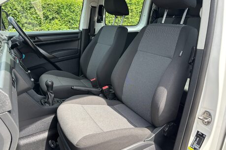 Volkswagen Caddy Maxi C20 Tdi Kombi with Air Con & Sat Nav 32