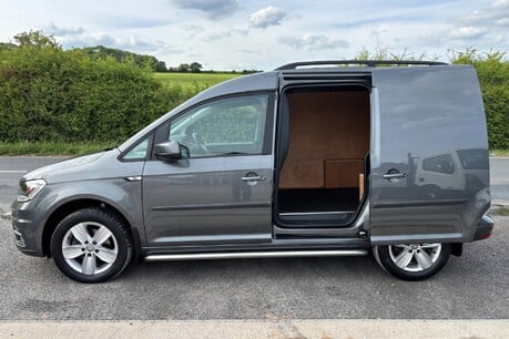 Volkswagen Caddy C20 150 ps Tdi Highline DSG Panel Van - Sat Nav / Camera / Heated Seats 9
