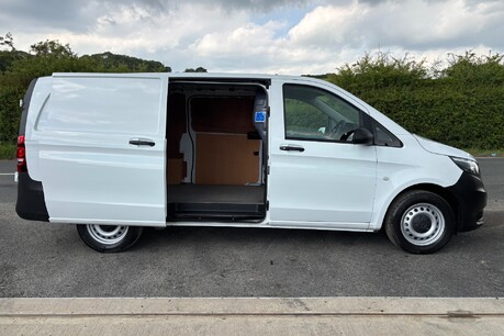 Mercedes-Benz Vito 2.0 114 9g-Tronic Progressive L2 Panel Van - Air Con 12