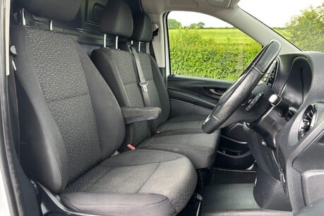 Mercedes-Benz Vito 2.0 114 9g-Tronic Progressive L2 Panel Van - Air Con 30
