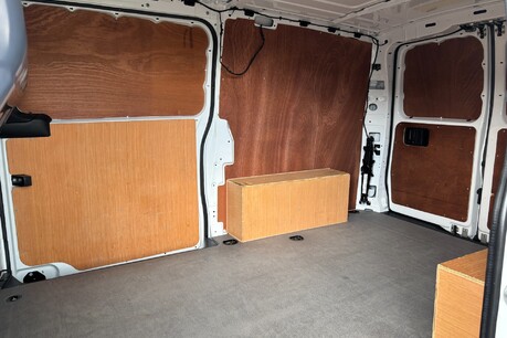 Mercedes-Benz Vito 2.0 114 9g-Tronic Progressive L2 Panel Van - Air Con 10