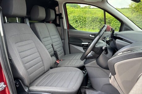 Ford Transit Connect 200 L1 Limited 120 ps Tdci Panel Van - Selectshift Auto - Sat Nav 32