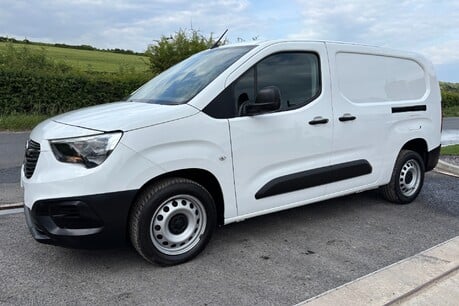 Vauxhall Combo L2H1 2300 Dynamic 100hp Cdti Panel Van - Air Con 1