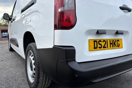 Vauxhall Combo L2H1 2300 Dynamic 100hp Cdti Panel Van - Air Con 27