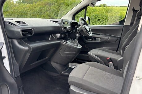 Vauxhall Combo L2H1 2300 Dynamic 100hp Cdti Panel Van - Air Con 19