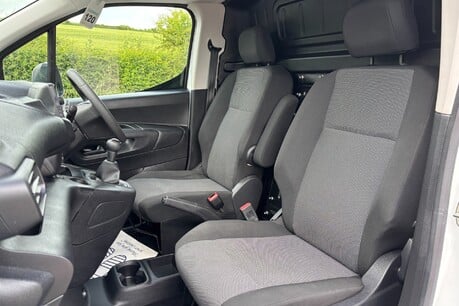 Vauxhall Combo L2H1 2300 Dynamic 100hp Cdti Panel Van - Air Con 29