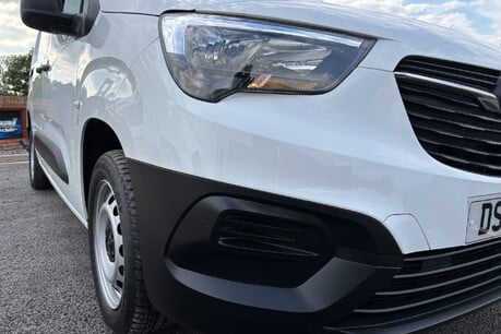 Vauxhall Combo L2H1 2300 Dynamic 100hp Cdti Panel Van - Air Con 25