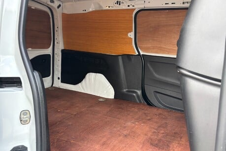 Vauxhall Combo L2H1 2300 Dynamic 100hp Cdti Panel Van - Air Con 13