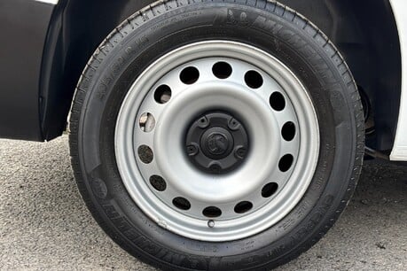 Vauxhall Combo L2H1 2300 Dynamic 100hp Cdti Panel Van - Air Con 35
