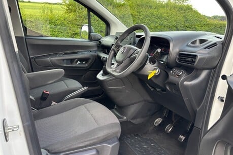 Vauxhall Combo L2H1 2300 Dynamic 100hp Cdti Panel Van - Air Con 20