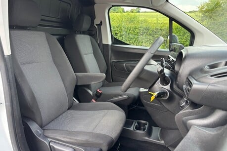 Vauxhall Combo L2H1 2300 Dynamic 100hp Cdti Panel Van - Air Con 30