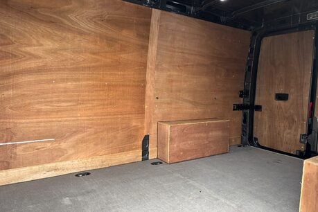 Volkswagen Crafter CR35 L2 H1 Mwb Lr 177 ps Tdi Trendline DSG Panel Van 10