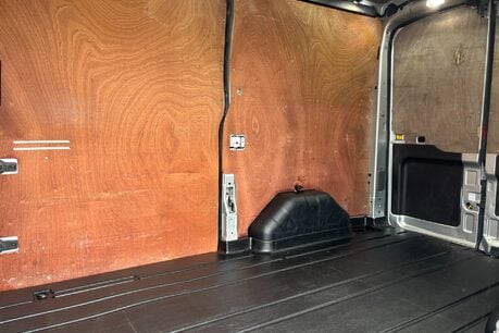 Ford Transit 310 L2 H2 130 ps Selectshift Limited Panel Van 10