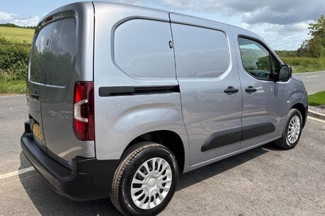 Toyota Proace City L1 Icon 100 Panel Van - Twin Side Loading Doors 3