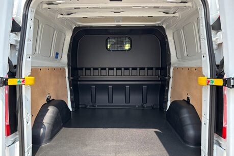 Ford Transit Custom 320 L2 H1 170 ps Limited DCIV Selectshift Auto 14