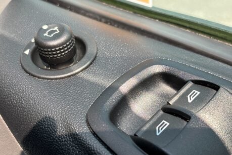 Ford Transit Custom 320 L2 H1 170 ps Limited DCIV Selectshift Auto 49