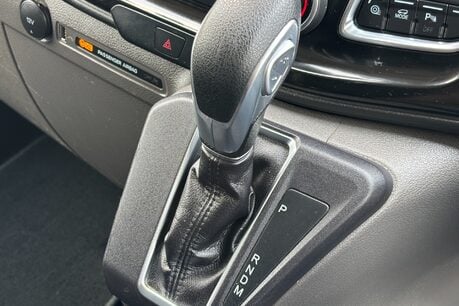 Ford Transit Custom 320 L2 H1 170 ps Limited DCIV Selectshift Auto 48