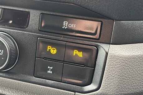 Volkswagen Crafter CR35 177 ps Tdi Trendline 4Motion DSG Panel Van - Diff Lock 45