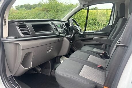 Ford Transit Custom 280 L1 Base Panel Van with Air Con & Twin Side Doors 19