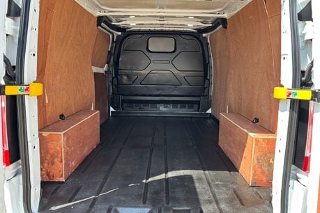 Ford Transit Custom 300 L2 Limited 130 ps Panel Van 14
