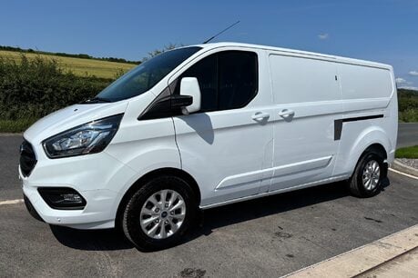Ford Transit Custom 300 L2 Limited 130 ps Panel Van 1