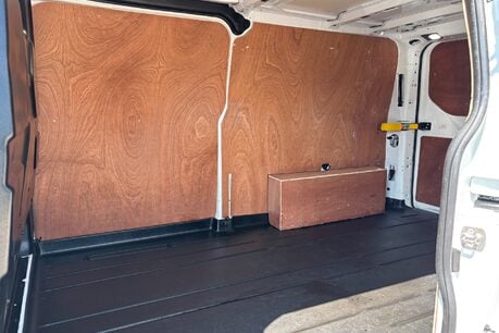 Ford Transit Custom 300 L2 Limited 130 ps Panel Van 10