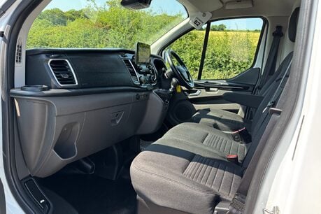 Ford Transit Custom 300 L2 Limited 130 ps Panel Van 17