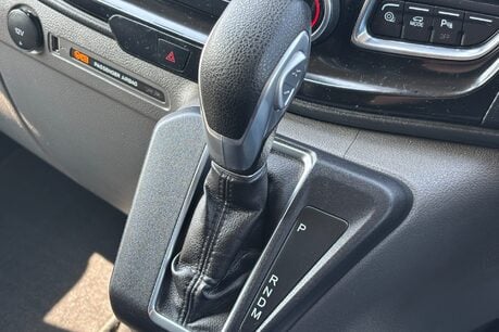 Ford Transit Custom 320 L2 Limited 130 ps Selectshift Double Cab in Van 44