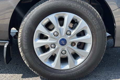 Ford Transit Custom 320 L2 Limited 130 ps Selectshift Double Cab in Van 40