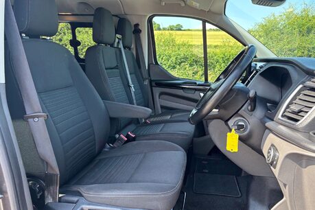Ford Transit Custom 320 L2 Limited 130 ps Selectshift Double Cab in Van 32