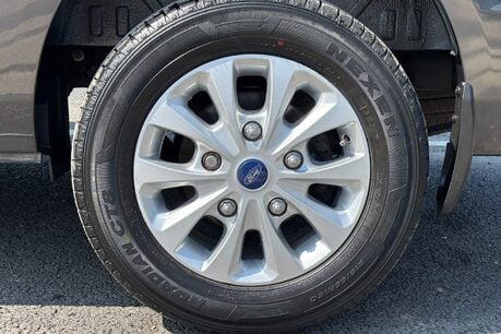 Ford Transit Custom 320 L2 Limited 130 ps Selectshift Double Cab in Van 41