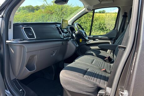 Ford Transit Custom 320 L2 Limited 130 ps Selectshift Double Cab in Van 17
