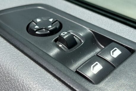 Vauxhall Vivaro L2H1 3100 120 ps Dynamic Panel Van - Security Locks - No VAT 45
