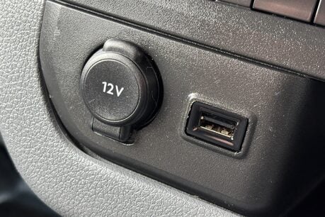 Vauxhall Vivaro L2H1 3100 120 ps Dynamic Panel Van - Security Locks - No VAT 35