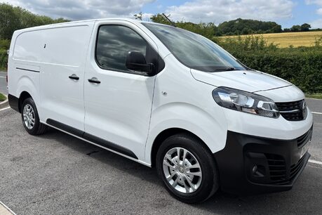 Vauxhall Vivaro L2H1 3100 120 ps Dynamic Panel Van - Security Locks - No VAT 5