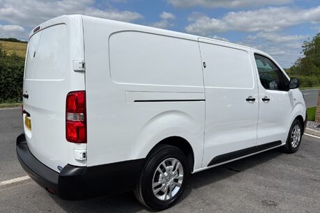 Vauxhall Vivaro L2H1 3100 120 ps Dynamic Panel Van - Security Locks - No VAT 3