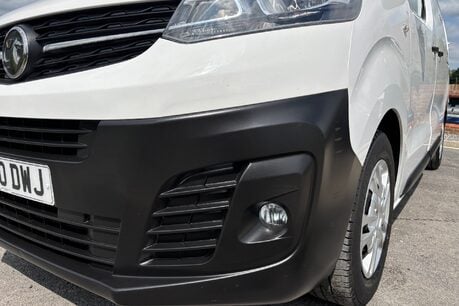 Vauxhall Vivaro L2H1 3100 120 ps Dynamic Panel Van - Security Locks - No VAT 26