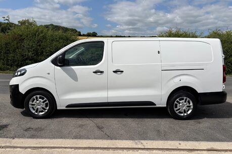Vauxhall Vivaro L2H1 3100 120 ps Dynamic Panel Van - Security Locks - No VAT 8