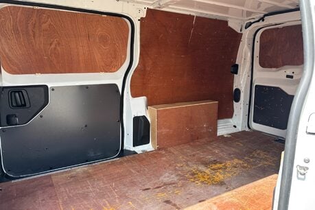 Vauxhall Vivaro L2H1 3100 120 ps Dynamic Panel Van - Security Locks - No VAT 10