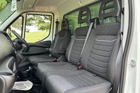 Iveco Daily 3.0D 35C16HB Hi-Matic Luton with Large Tail Lift 26