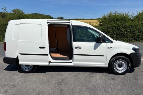 Volkswagen Caddy Maxi C20 Tdi Startline with Air Con & Tailgate - No VAT 12