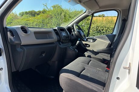 Renault Trafic SL29 Business dCi Panel Van - Low Mileage 17