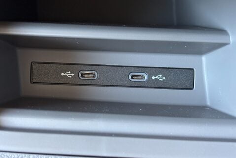 MAN TGE 3.180 4Motion Standard Lr DCIV - DSG Auto - 6 Seats 38