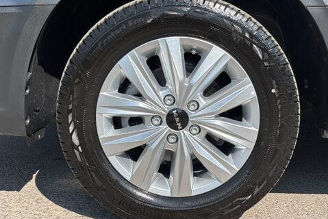 MAN TGE 3.180 4Motion Standard Lr DCIV - DSG Auto - 6 Seats 44