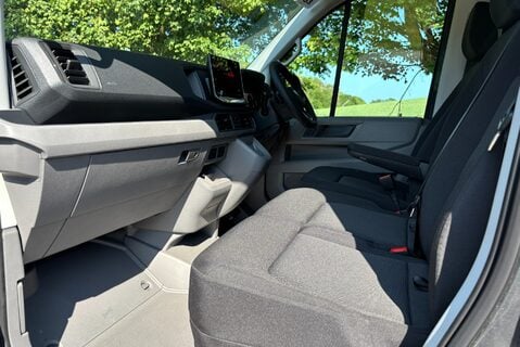 MAN TGE 3.180 4Motion Standard Lr DCIV - DSG Auto - 6 Seats 17